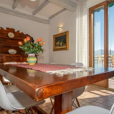 Porto Antico Apartment *